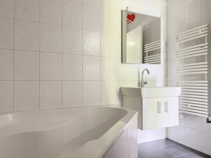 Sunny 3.5-room apartment with balcony, cellar and parking space (10)