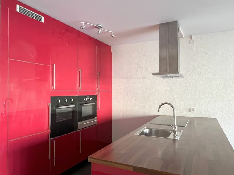 Sunny 3.5-room apartment with balcony, cellar and parking space (5)