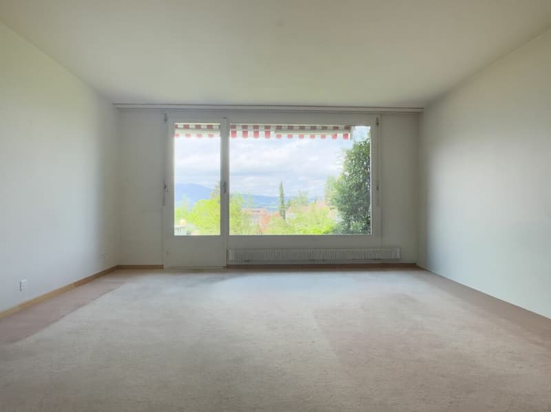3.5-room row house, originally 4.5 rooms, with low-maintenance surroundings, single garage, and beautiful view location at the gate to the city of Thun (8)