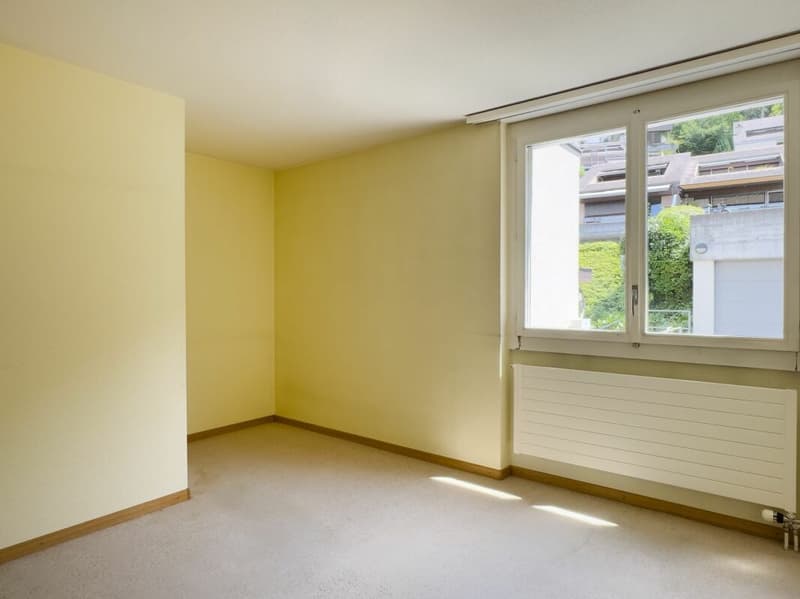 3.5-room row house, originally 4.5 rooms, with low-maintenance surroundings, single garage, and beautiful view location at the gate to the city of Thun (17)