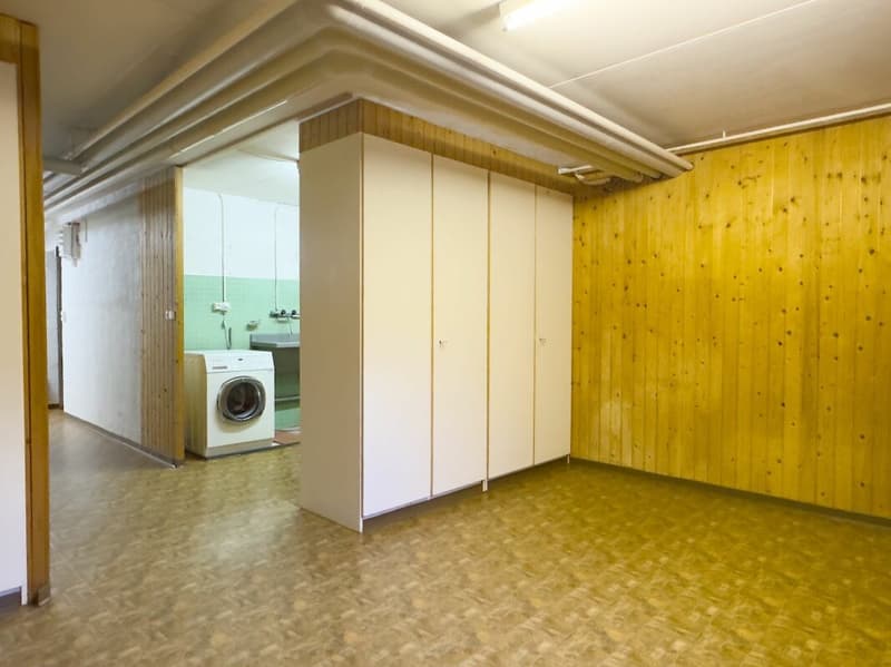 3.5-room row house, originally 4.5 rooms, with low-maintenance surroundings, single garage, and beautiful view location at the gate to the city of Thun (18)