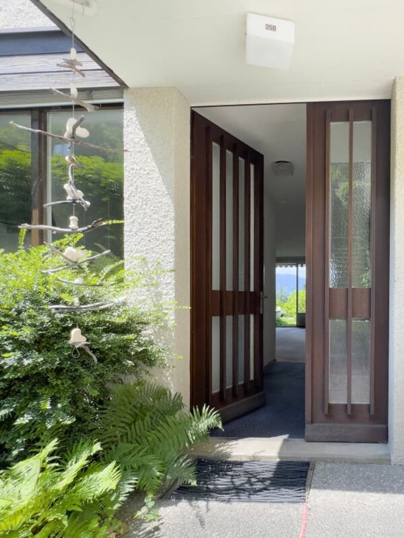 3.5-room row house, originally 4.5 rooms, with low-maintenance surroundings, single garage, and beautiful view location at the gate to the city of Thun (4)