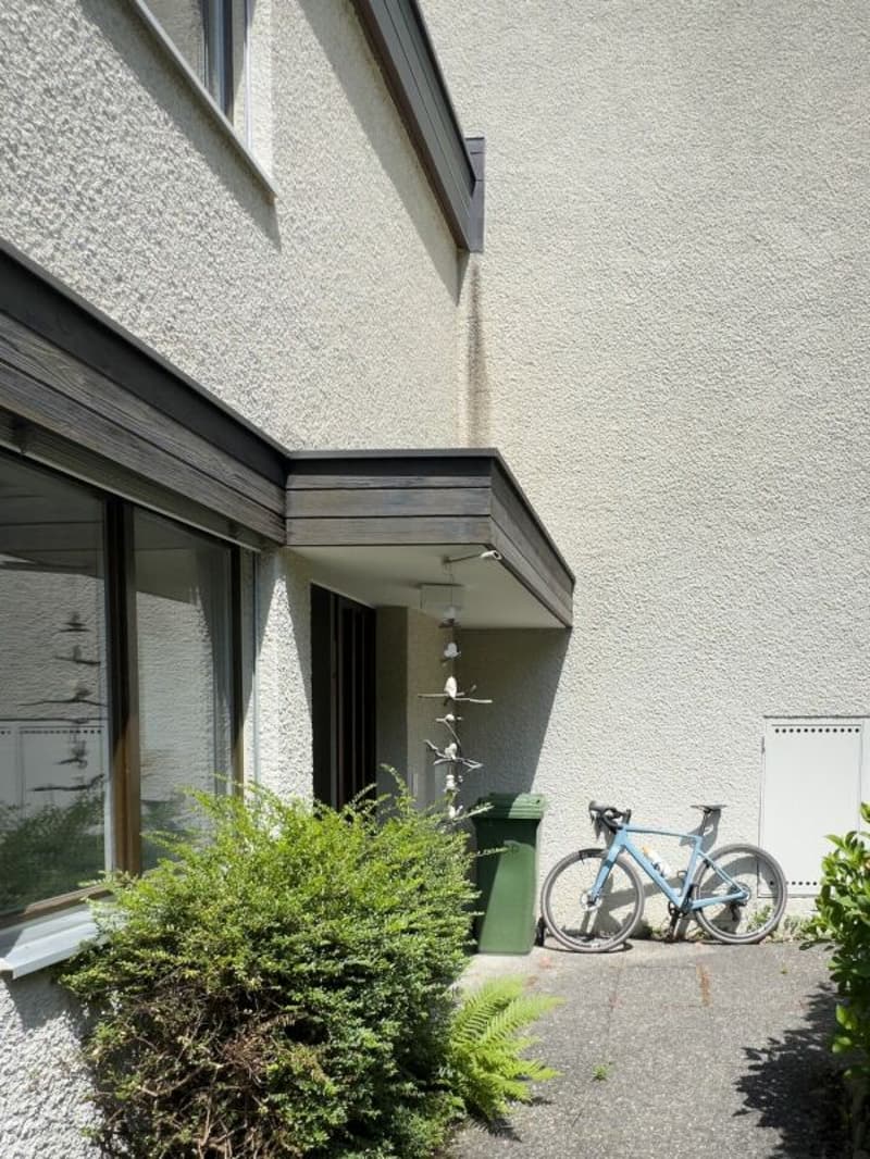 3.5-room row house, originally 4.5 rooms, with low-maintenance surroundings, single garage, and beautiful view location at the gate to the city of Thun (25)