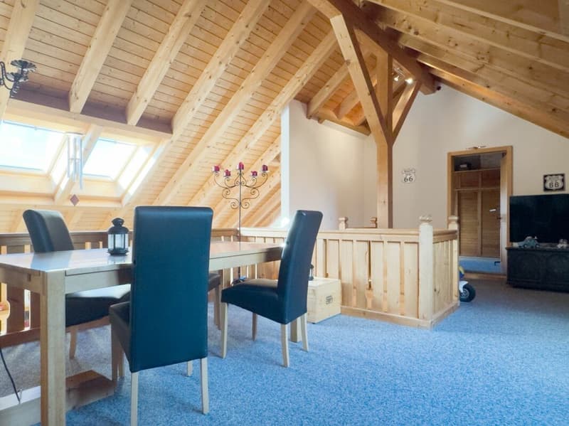 5.5-Zimmer-Galeriewohnung mit sonnigem Balkon und schöner Aussicht (14)
