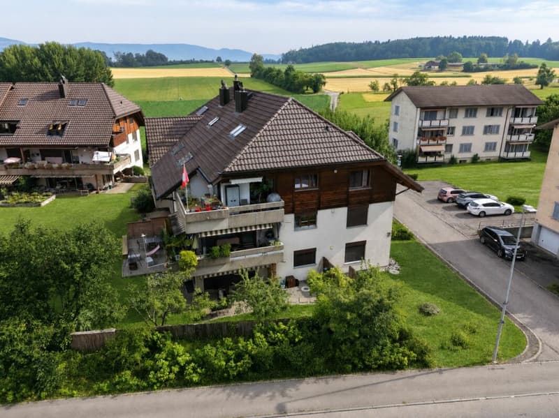 5.5-Zimmer-Galeriewohnung mit sonnigem Balkon und schöner Aussicht (1)