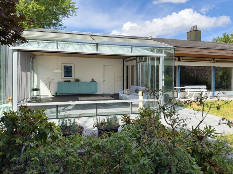 Freistehendes 7-Zimmer-Einfamilienhaus mit luxuriösem Wintergarten, schönem Umschwung und Aussenschwimmbad (2)