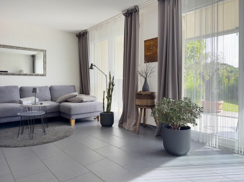 Casa a schiera unifamiliare di 5,5 locali con area esterna a bassa manutenzione, parcheggio esterno e carport (3)