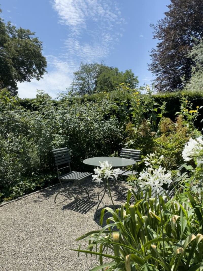 Modern ausgebaute 2.5-Zimmer-Duplexwohnung mit einzigartiger Wohnqualität, gemütlicher Loggia, Einstellhallenplatz und vielfältigen Annehmlichkeiten im Schlosspark (34)