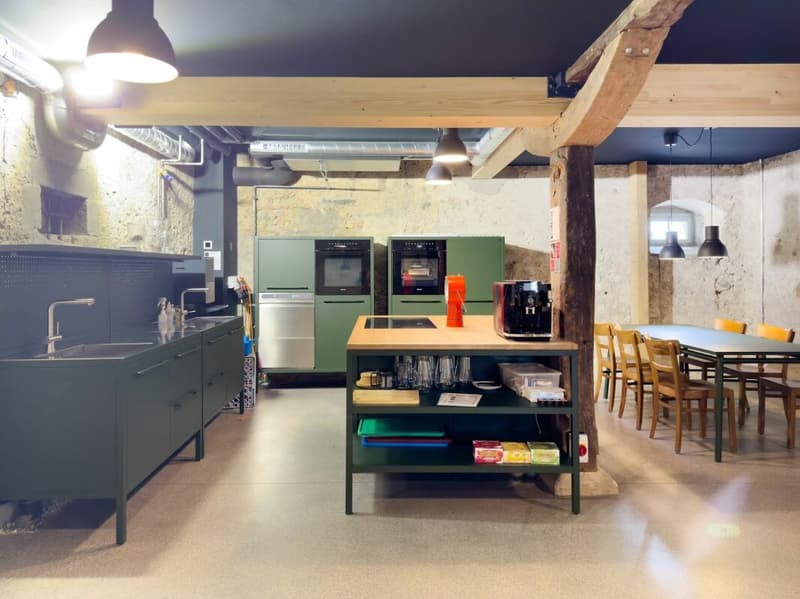 Modern ausgebaute 2.5-Zimmer-Duplexwohnung mit einzigartiger Wohnqualität, gemütlicher Loggia, Einstellhallenplatz und vielfältigen Annehmlichkeiten im Schlosspark (28)