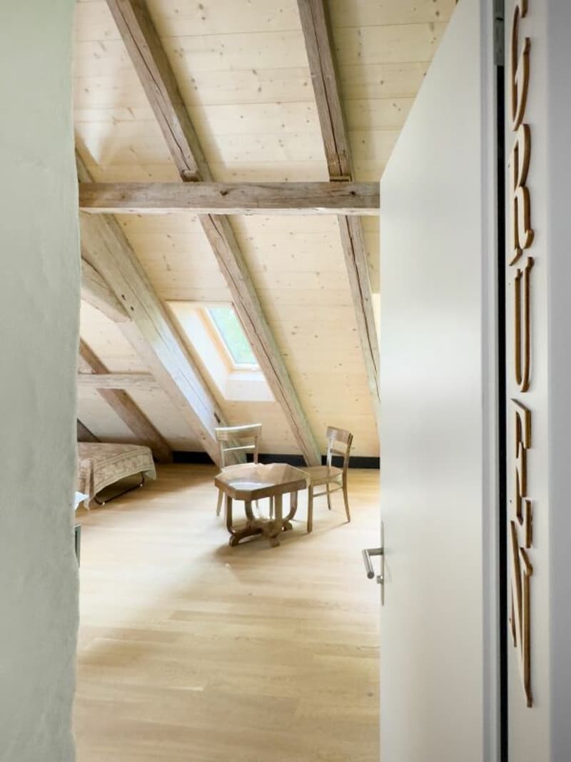 Modern ausgebaute 2.5-Zimmer-Duplexwohnung mit einzigartiger Wohnqualität, gemütlicher Loggia, Einstellhallenplatz und vielfältigen Annehmlichkeiten im Schlosspark (31)