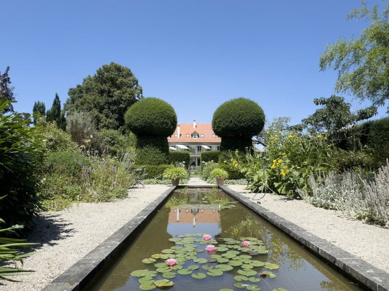 Modern ausgebaute 2.5-Zimmer-Duplexwohnung mit einzigartiger Wohnqualität, gemütlicher Loggia, Einstellhallenplatz und vielfältigen Annehmlichkeiten im Schlosspark (23)