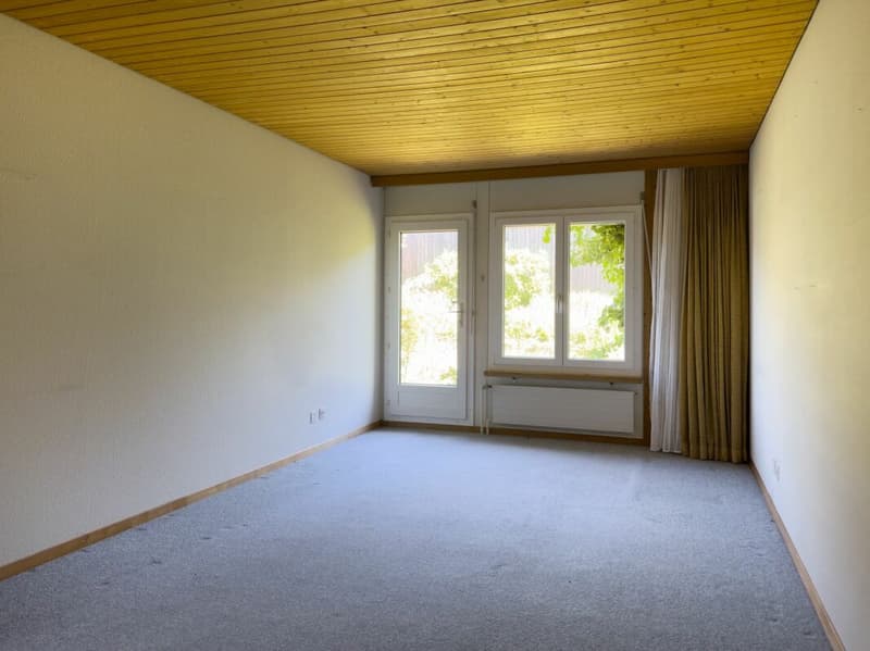 6.5-Zimmer-Einfamilienhaus im Bungalowstil mit grossem Garten und Einstellhallenplatz (14)