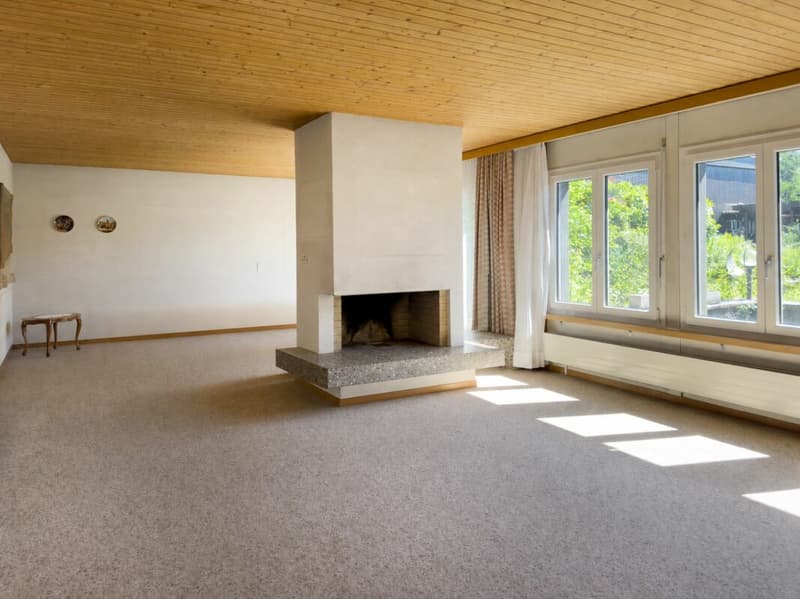 6.5-Zimmer-Einfamilienhaus im Bungalowstil mit grossem Garten und Einstellhallenplatz (3)