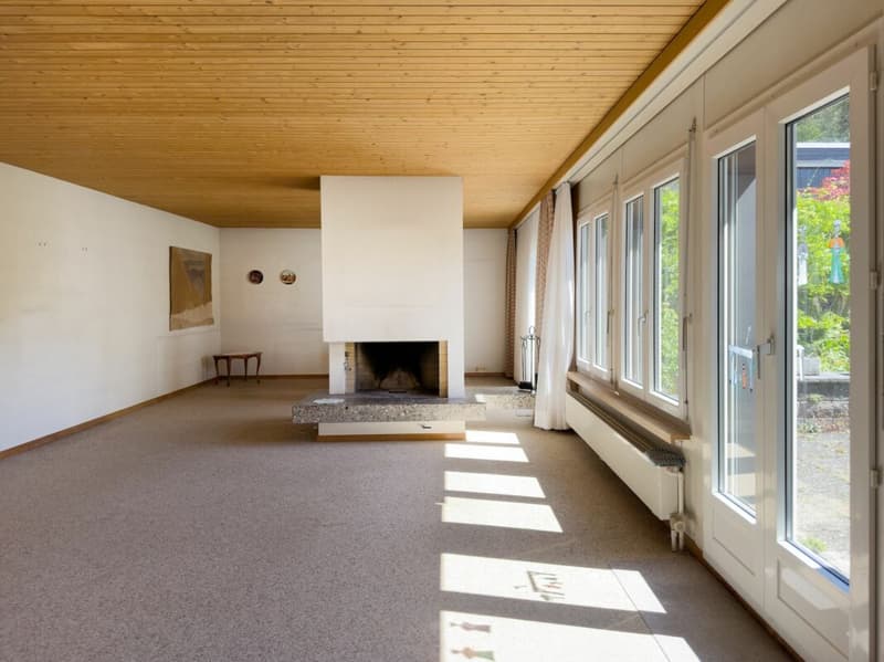 6.5-Zimmer-Einfamilienhaus im Bungalowstil mit grossem Garten und Einstellhallenplatz (4)