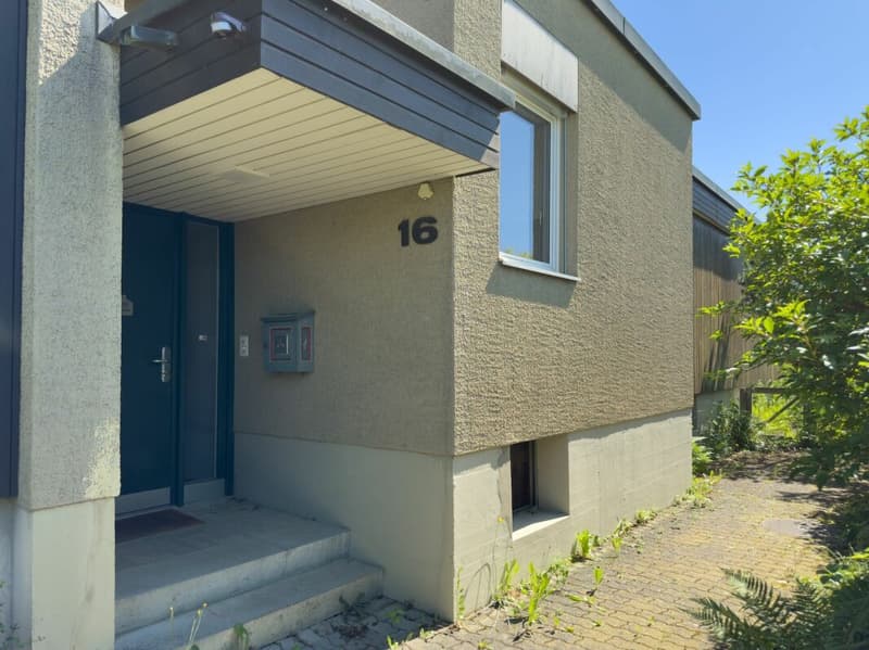 6.5-Zimmer-Einfamilienhaus im Bungalowstil mit grossem Garten und Einstellhallenplatz (22)