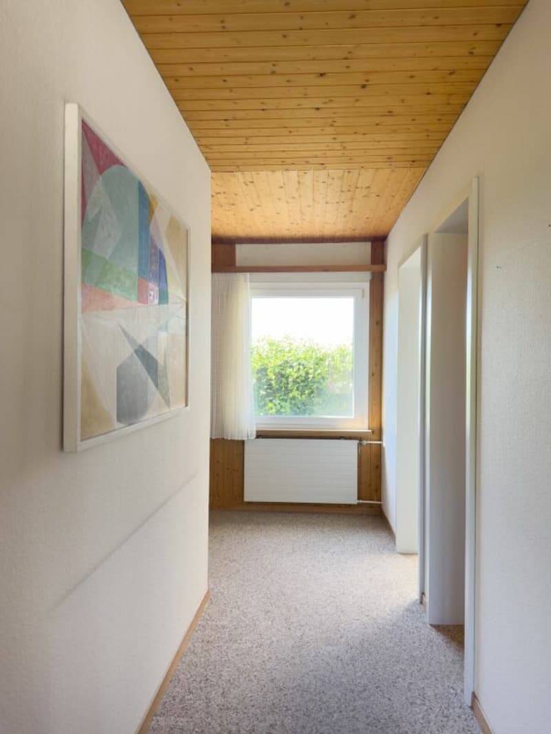 6.5-Zimmer-Einfamilienhaus im Bungalowstil mit grossem Garten und Einstellhallenplatz (11)