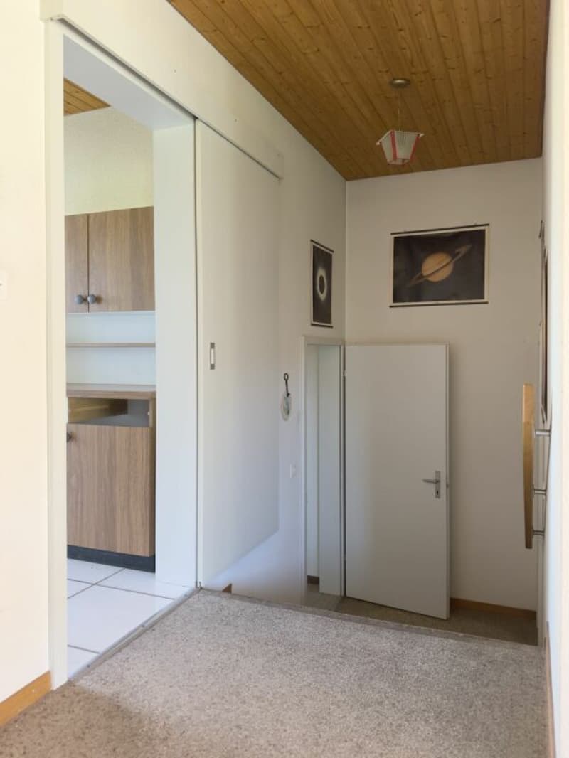 6.5-Zimmer-Einfamilienhaus im Bungalowstil mit grossem Garten und Einstellhallenplatz (7)