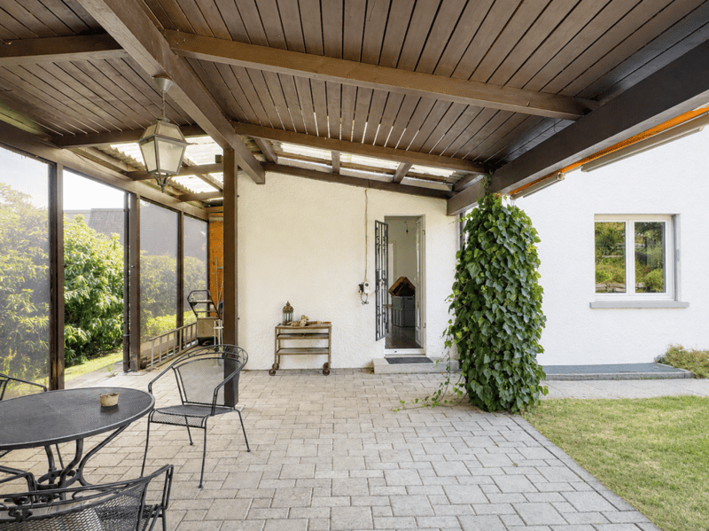 Freistehendes 6-Zimmer-Einfamilienhaus mit schöner Gartenanlage, Balkon, Garage und Vorplatz mit Parkplatzmöglichkeiten (5)