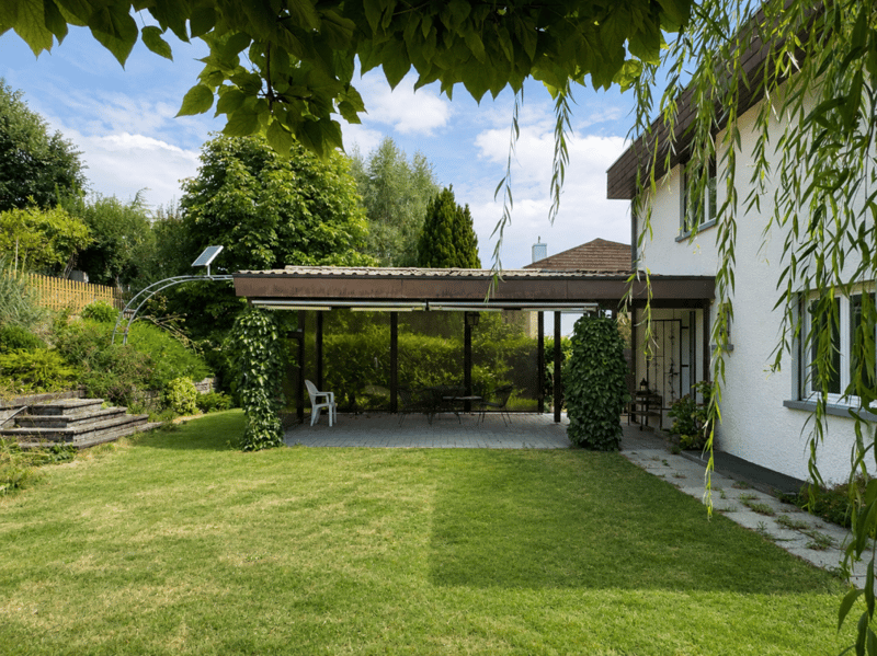 Freistehendes 6-Zimmer-Einfamilienhaus mit schöner Gartenanlage, Balkon, Garage und Vorplatz mit Parkplatzmöglichkeiten (25)