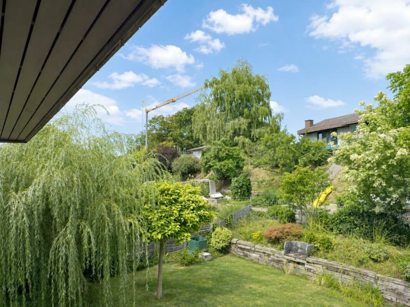 Freistehendes 6-Zimmer-Einfamilienhaus mit schöner Gartenanlage, Balkon, Garage und Vorplatz mit Parkplatzmöglichkeiten (29)
