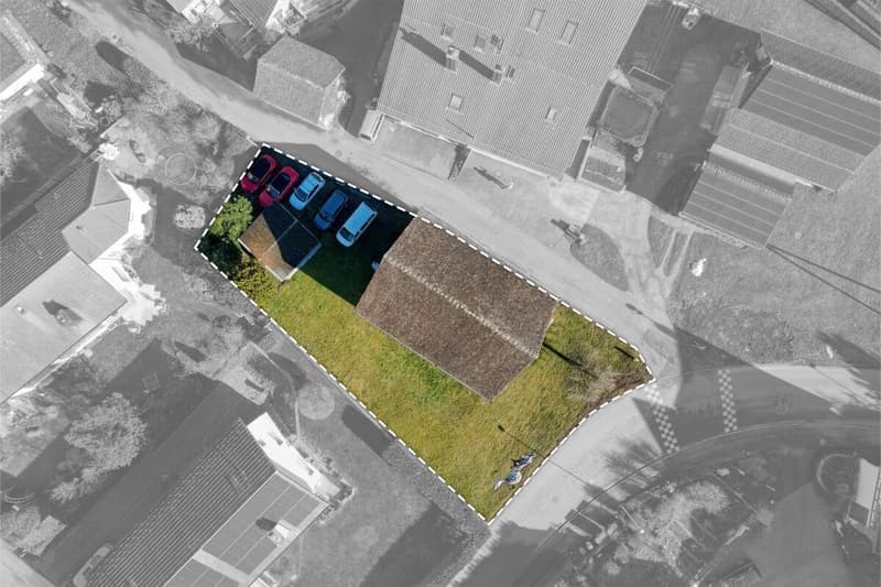 Courtyard with renovation potential for a dream house (8)