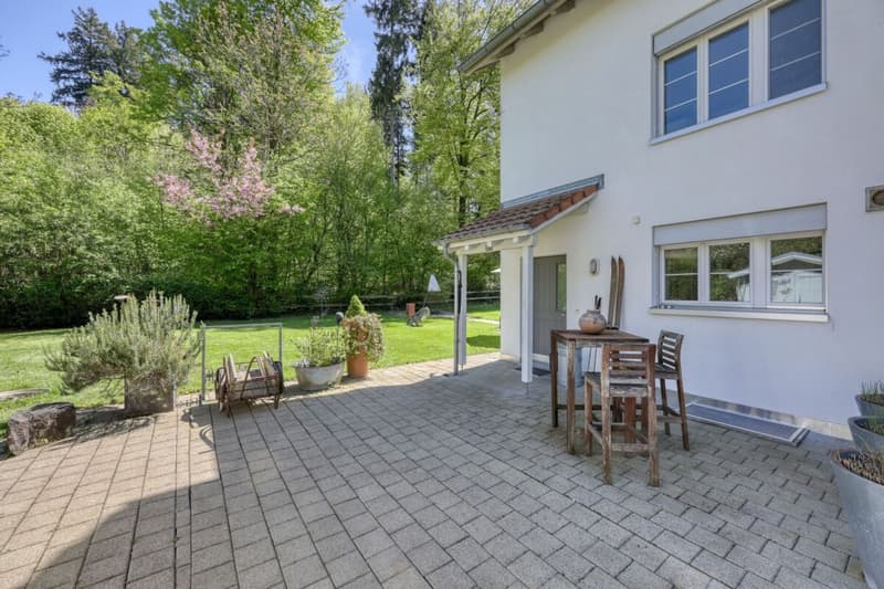 Maison mitoyenne de 5,5 pièces conviviale pour les familles avec environnement idyllique et potentiel d'extension (4)