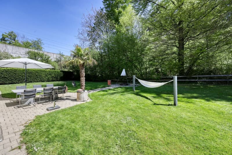 Maison mitoyenne de 5,5 pièces conviviale pour les familles avec environnement idyllique et potentiel d'extension (8)