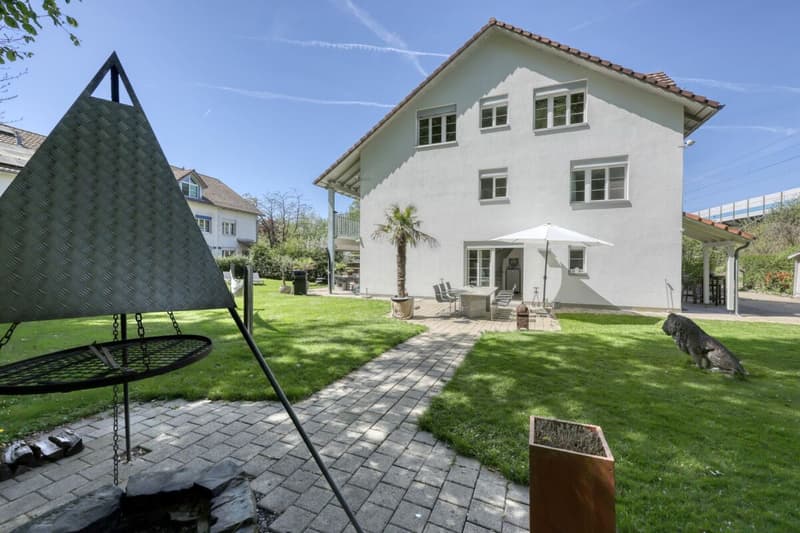 Family-friendly 5.5-room semi-detached house with large garden and expansion potential (6)