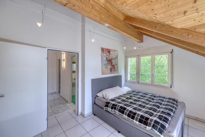 Family-friendly 5.5-room semi-detached house with large garden and expansion potential (5)