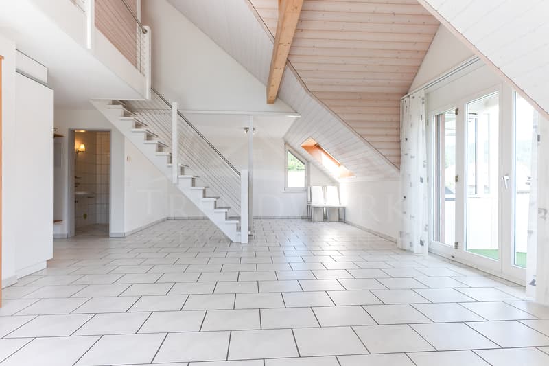 Offene 3.5-Zimmer-Dupplexwohnung mit sonnigem Balkon in Gasel (2)