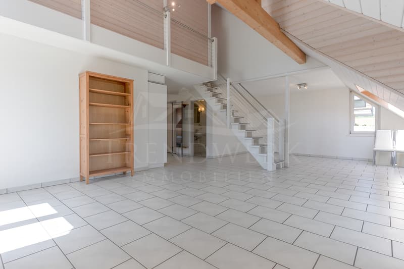 Offene 3.5-Zimmer-Dupplexwohnung mit sonnigem Balkon in Gasel (3)