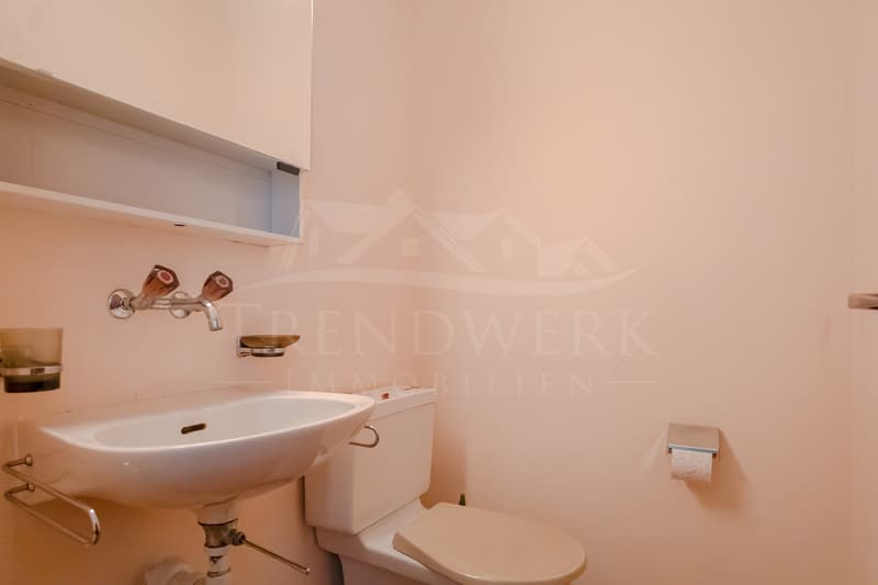 4-Bedroom Semi-Detached House with Sunny Garden and Garage in Worb (4)