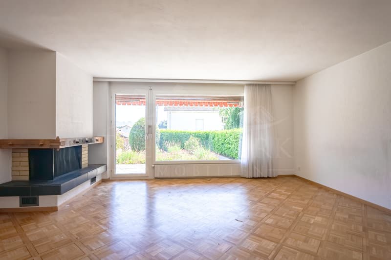 4-Bedroom Semi-Detached House with Sunny Garden and Garage in Worb (2)