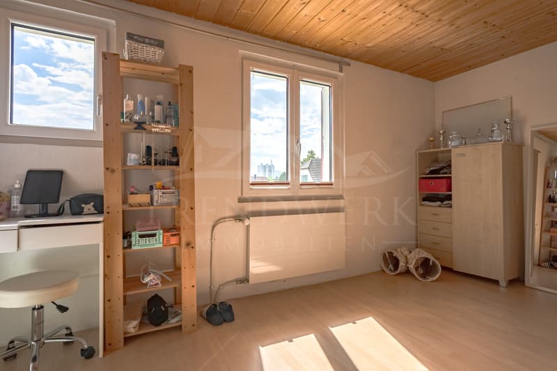 7-Zimmer-Haus mit 1202m2 Baulandreserve in Kappel SO (8)