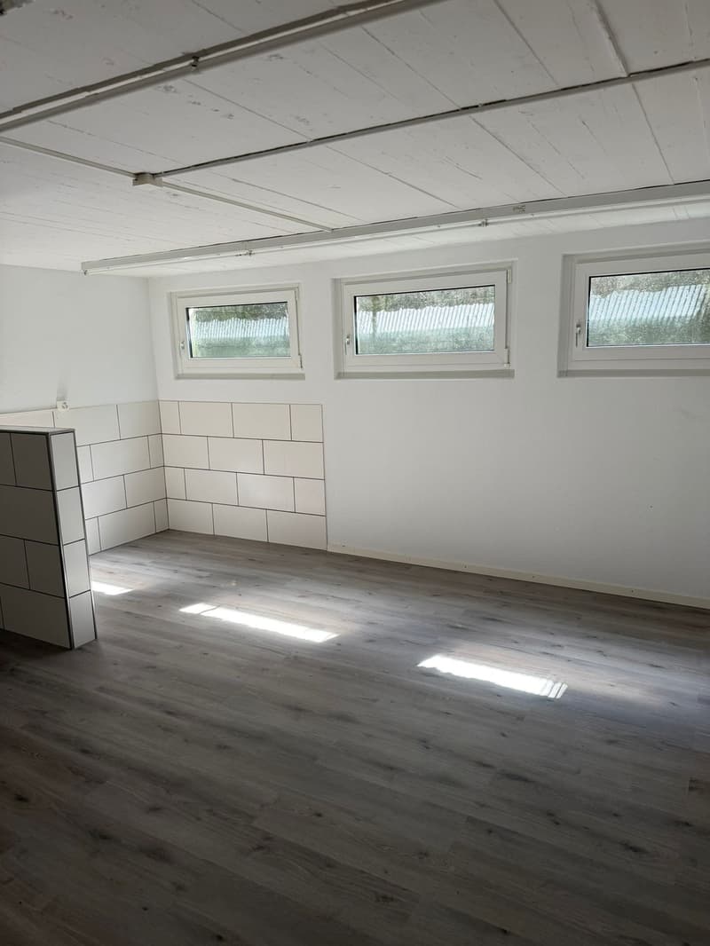 Attraktiver Lagerraum an zentraler Lage in Biel zu vermieten (2)