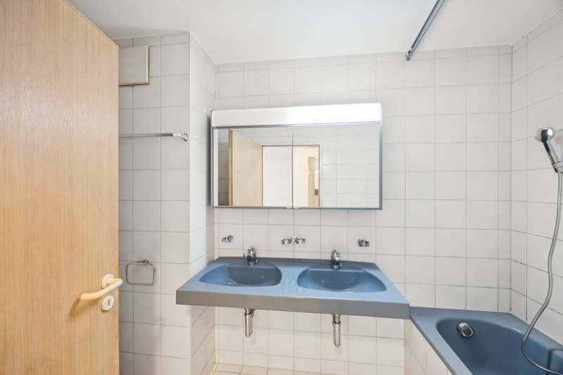 Appartement de 3,5 pièces fraîchement rénové au 3e étage à Biel (10)