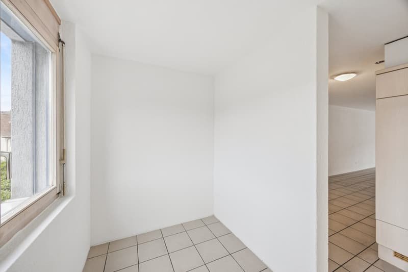 Appartement de 3,5 pièces fraîchement rénové au 3e étage à Biel (3)