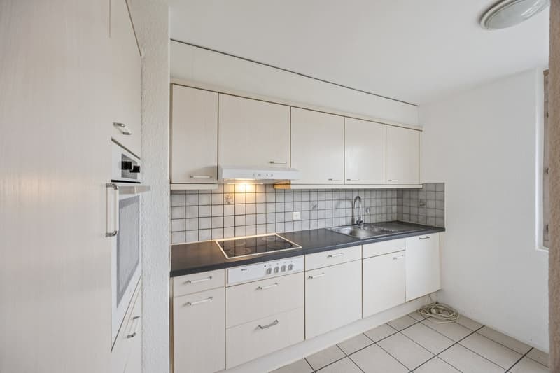 Appartement de 3,5 pièces fraîchement rénové au 3e étage à Biel (8)