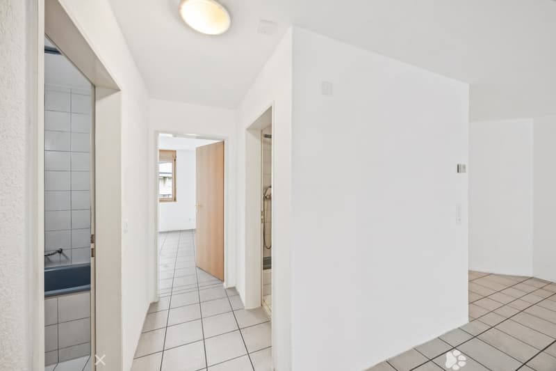 Frisch aufgefrischte 3.5-Zimmer-Wohnung im 3. Obergeschoss in Biel (4)