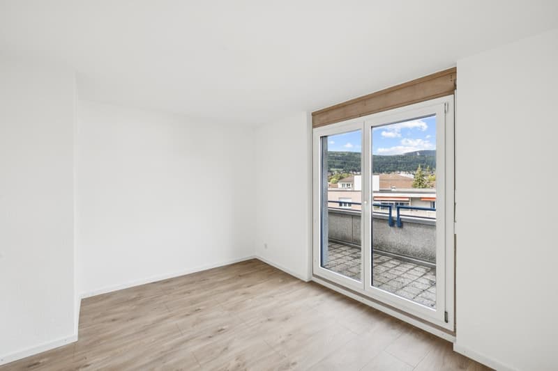 Appartamento di 4,5 locali ristrutturato con comfort moderno e balcone soleggiato (3)