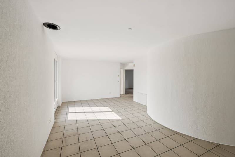 Appartamento di 4,5 locali ristrutturato con comfort moderno e balcone soleggiato (7)