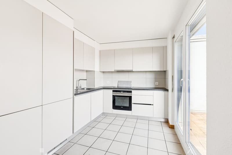 Prachtvolle 5,5-Zimmer-Wohnung mit großer Terrasse und freier Sicht in Biel (6)