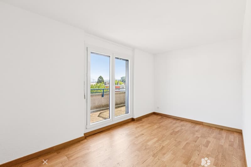 Prachtvolle 5,5-Zimmer-Wohnung mit großer Terrasse und freier Sicht in Biel (2)