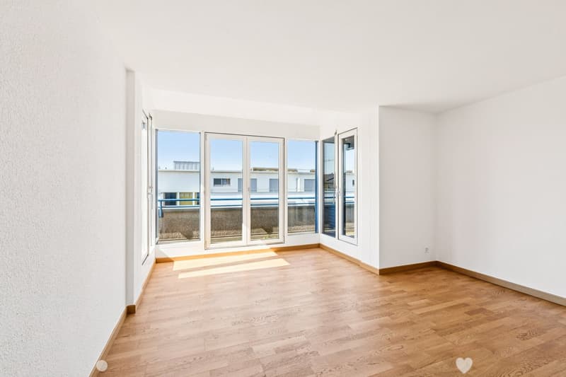Prachtvolle 5,5-Zimmer-Wohnung mit großer Terrasse und freier Sicht in Biel (3)