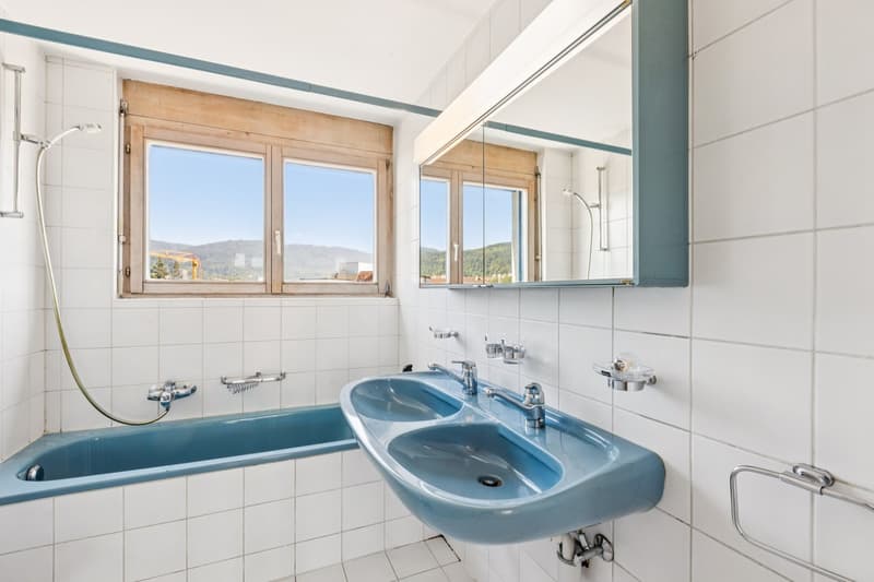 Magnifique appartement rénové de 5,5 pièces avec grande terrasse et vue dégagée à Bienne (7)
