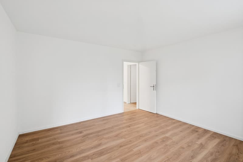 Charming 2.5-room apartment with garden seating area - Living in new quality (2)