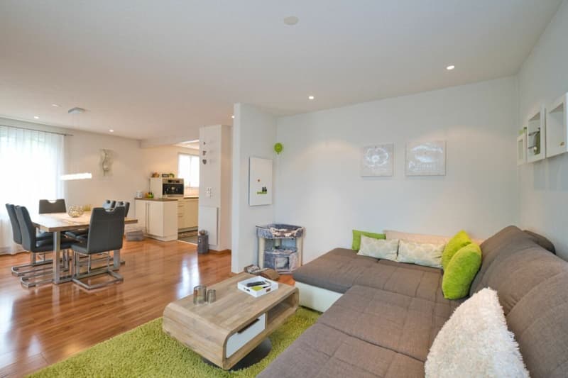 Charming single-family house with renovation potential - living on the golf course (3)