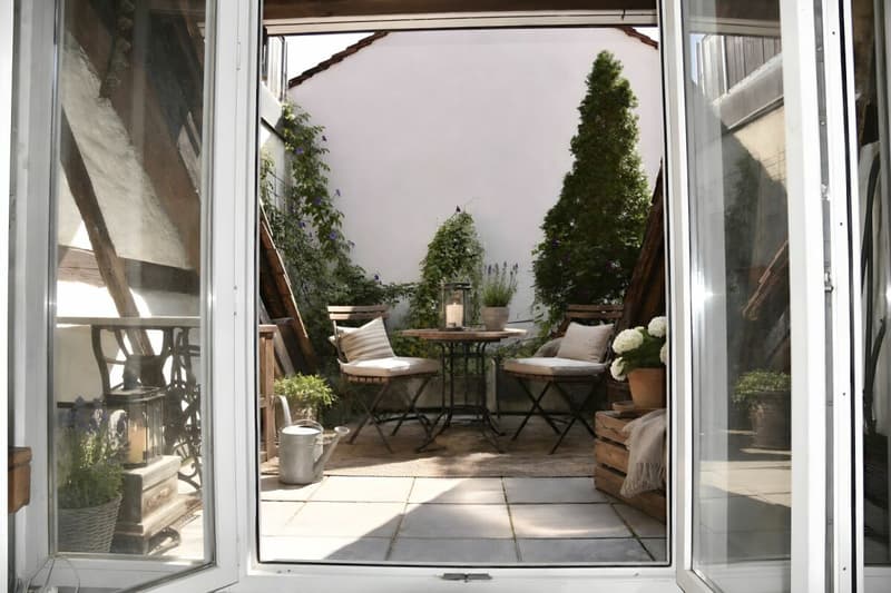 Historic Townhouse with Character and Opportunities (14)