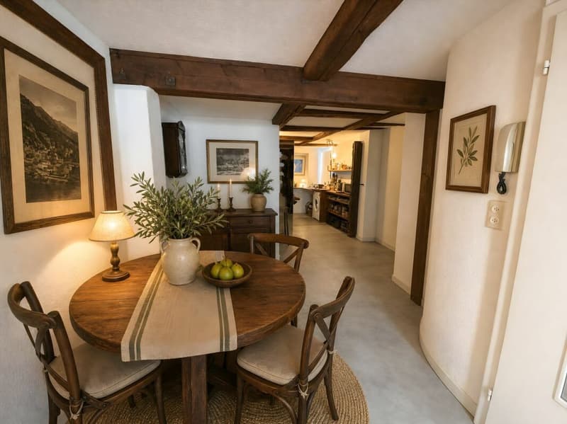 Historic Townhouse with Character and Opportunities (4)