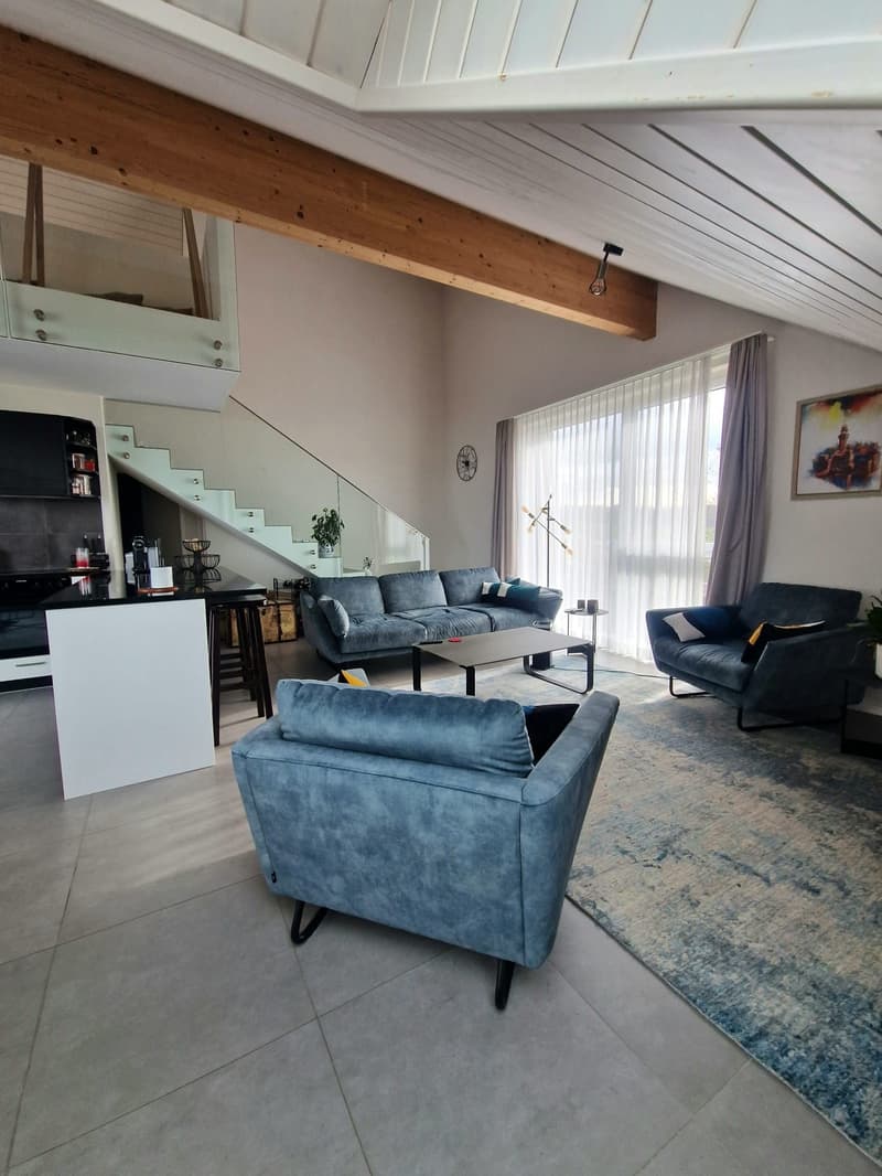 Exclusive - Spacious and bright 3.5-room duplex apartment with partial lake view (4)